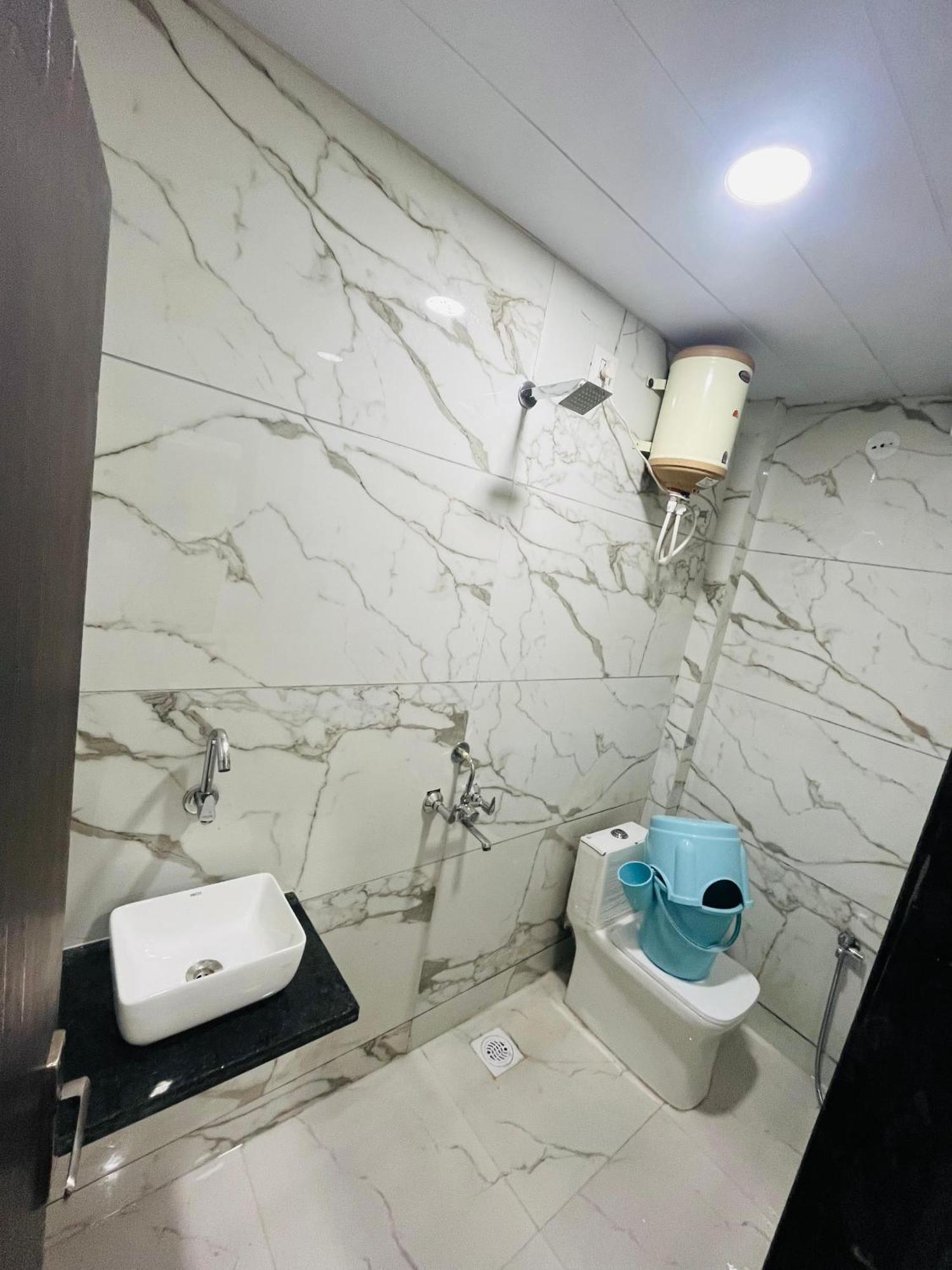 Hotel Sk Tower ウッジャイン エクステリア 写真